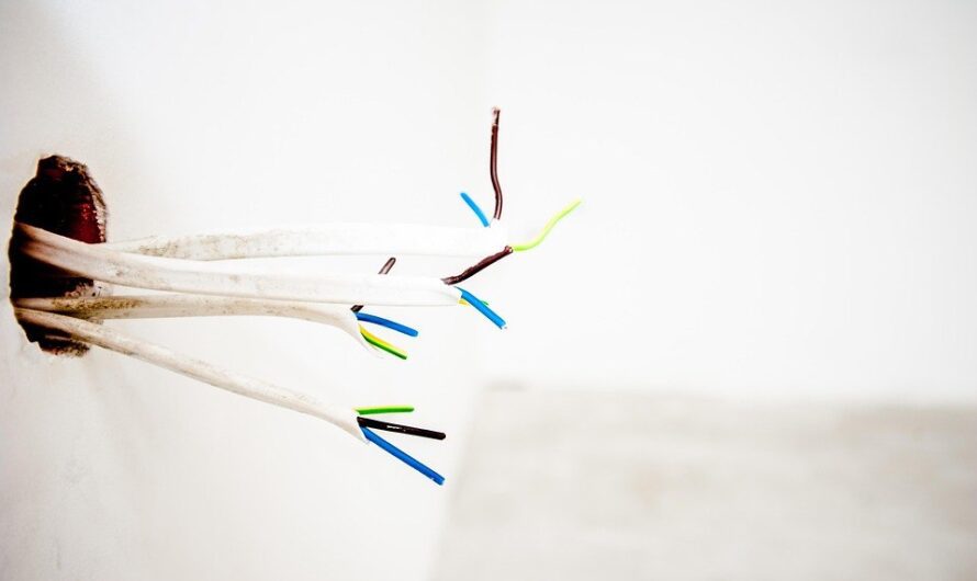 Jak podłączyć gniazdko elektryczne krok po kroku?