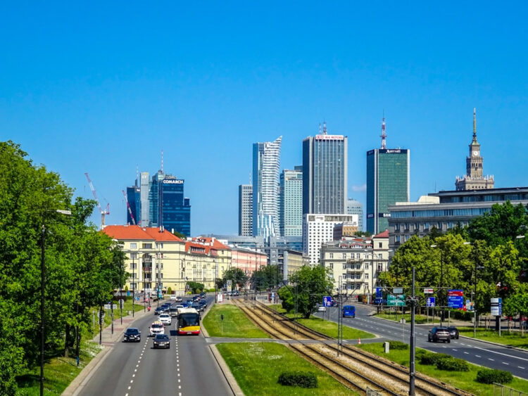 Gdzie zamieszkać w Warszawie z dziećmi? Ranking najlepszych dzielnic dla rodzin