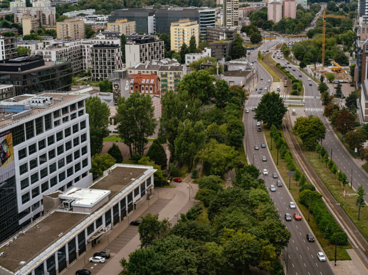 Gdzie zamieszkać w Warszawie z dziećmi? Ranking najlepszych dzielnic dla rodzin