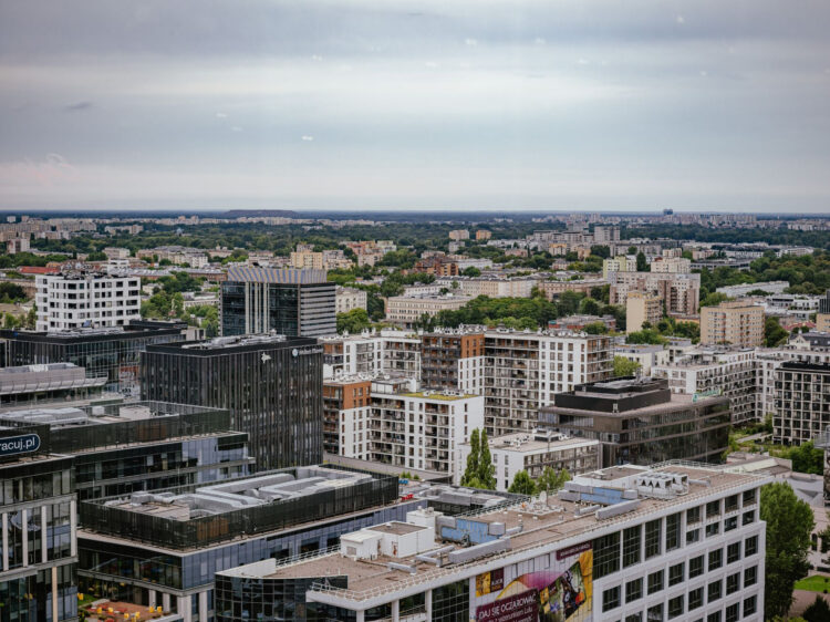 Gdzie zamieszkać w Warszawie z dziećmi? Ranking najlepszych dzielnic dla rodzin