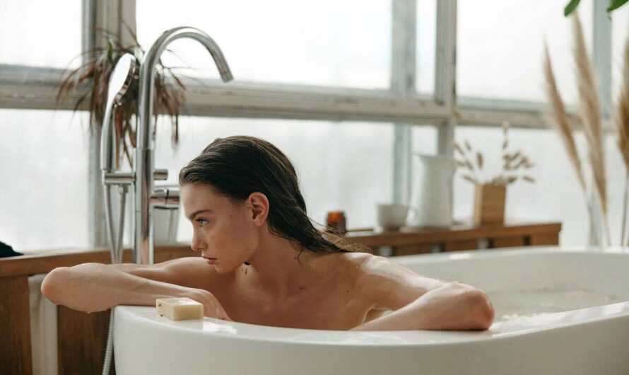Domowe SPA jesienią – jak stworzyć relaksującą łazienkę na chłodniejsze dni